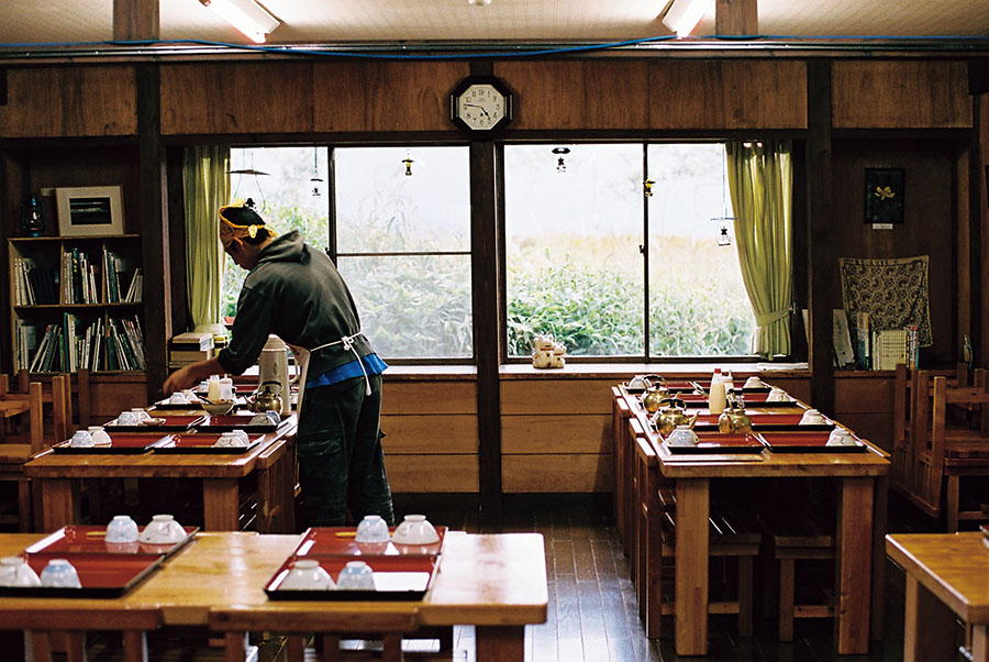 食堂でいろいろな人の山の楽しみ方を聞くのも楽しい。