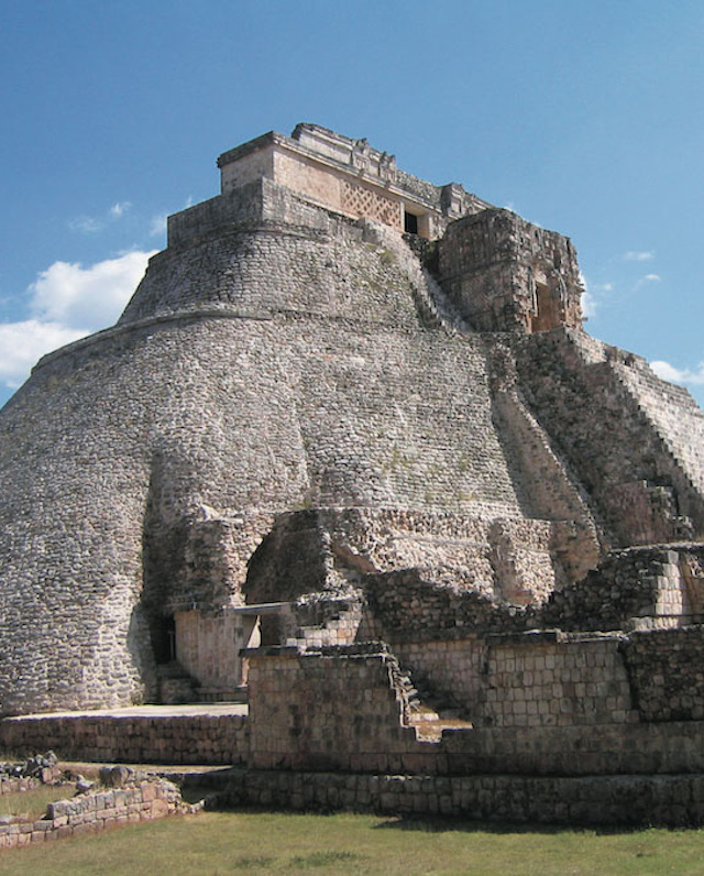 #What's メキシコ？
砂漠、山、リゾートに古代遺跡......
地方ごとに光る個性！
