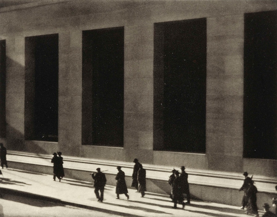 ポール・ストランド《ウォール街》（1915）
