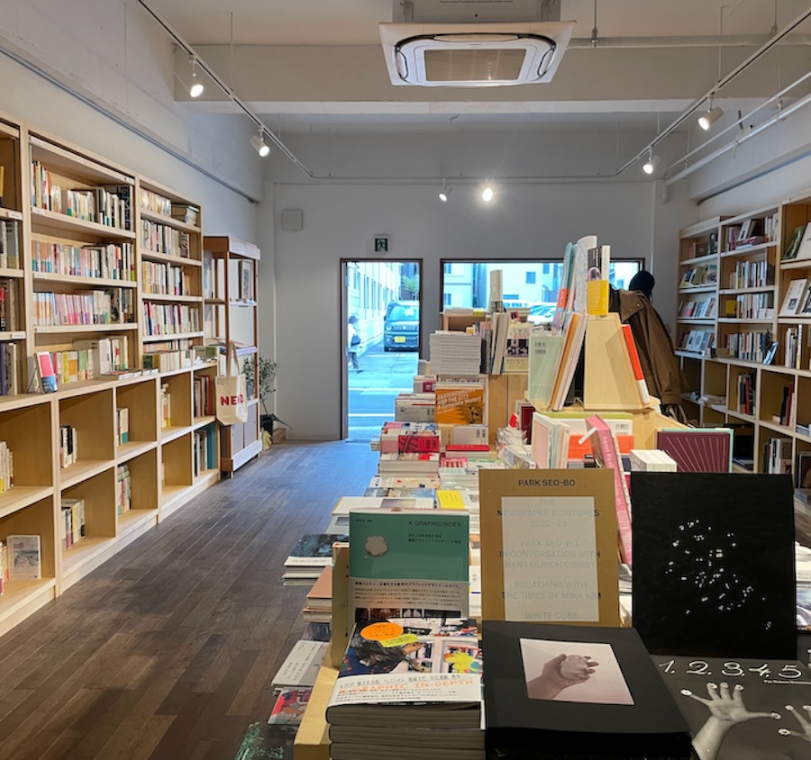 岩手・盛岡編
喫茶店、書店、イタリア料理店に朝市……
盛岡の日常をのぞきに。



