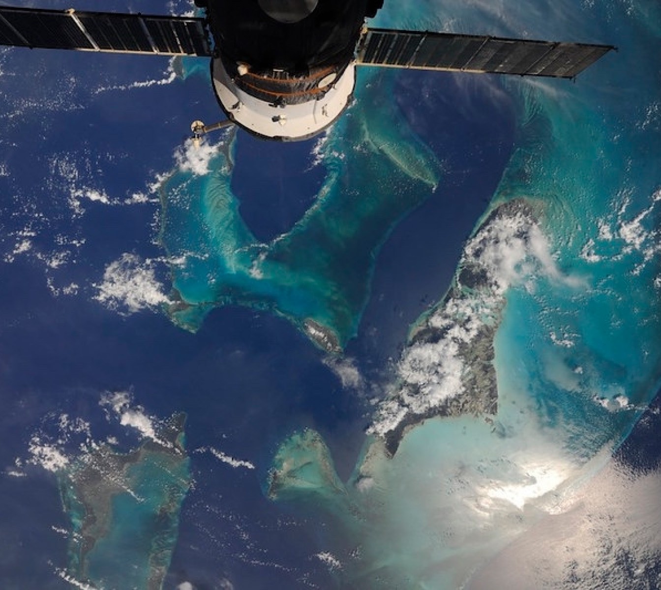 12月2日は
日本人宇宙飛行記念日！