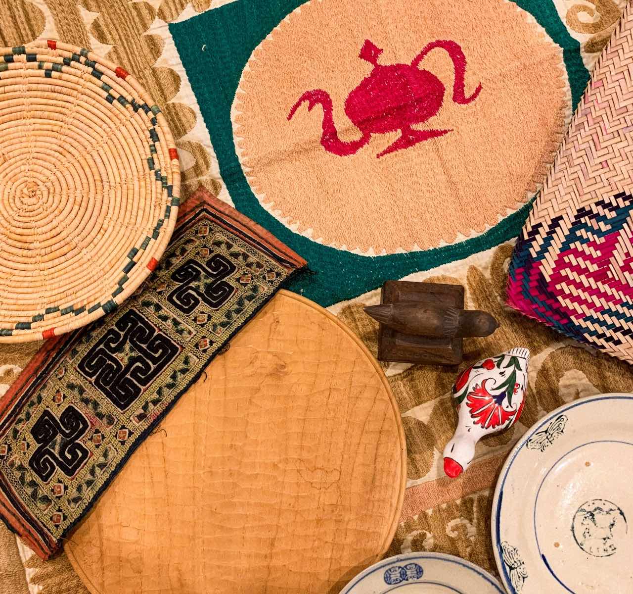 #私が出合った世界の民藝
TRANSIT編集部が旅先で見つけた
民藝品を集めてみた！
