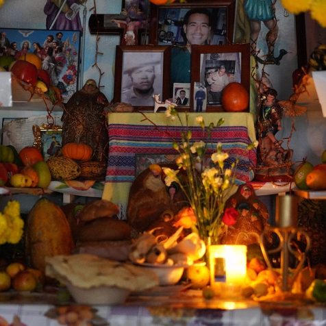 #今週のTRANSIT編集部日誌
マヤのピラミッド巡りと死者の日のお墓参り
津賀真希（TRANSIT.jp編集長）
