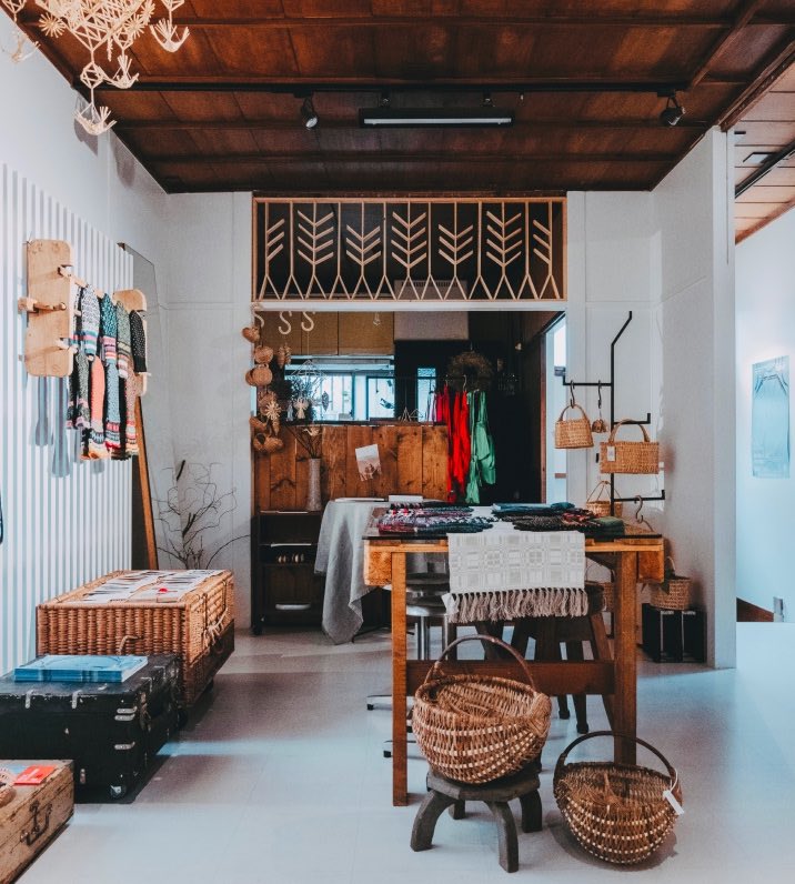 #私が出合った世界の民藝
旅するように世界の民藝品が楽しめる、
日本の9つの店
