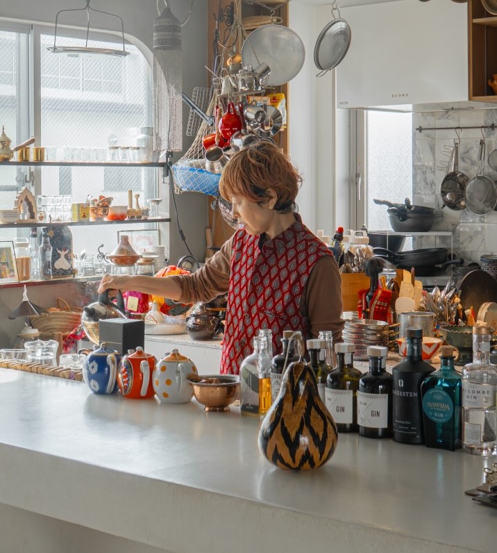 特集｜私が出合った世界の民藝
台所から世界の民藝にふれる 口尾麻美（料理家）
