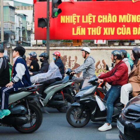 連載｜今週の編集部日誌 in Vietnam
無言の信頼が流れる街、ハノイを歩く。
People: 磯部里紗（TRANSIT）
