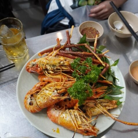 連載｜今週の編集部日誌 in Vietnam
ベトナム滞在制作後編、始まる
ホーチミン班、到着。
菅原信子（TRANSIT編集長）
