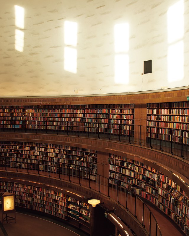 web特集｜月刊TRANSIT「スウェーデンが描く北欧型社会」
アスプルンド、レヴェレンツ…スウェーデンの建築家たちが描く光のある空間
