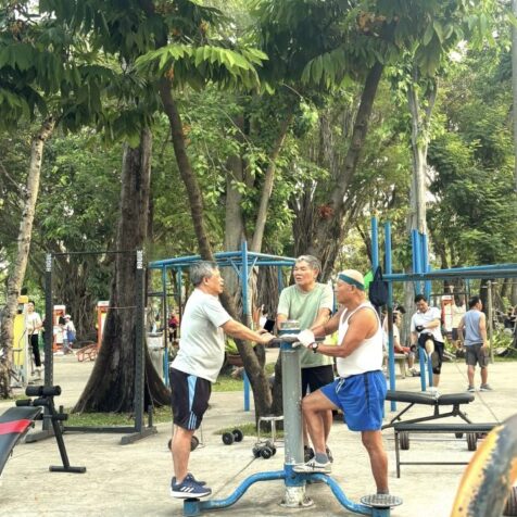 連載｜今週の編集部日誌 in Vietnam
眠らない街？ホーチミンで早朝の公園散歩。
松本美卯（TRANSIT）  
