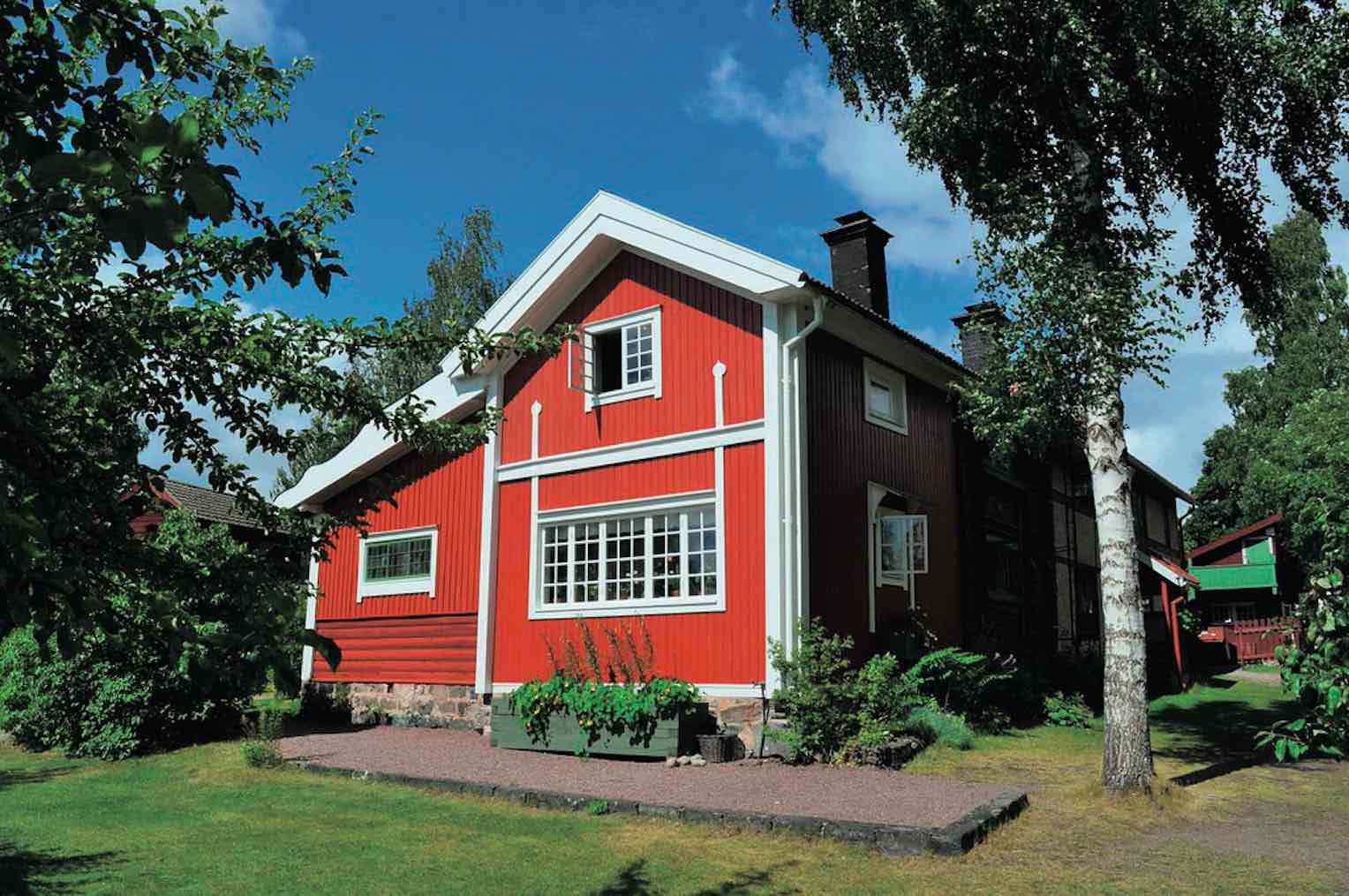 ダーラナ地方は民族的な伝統や木造の農家、素朴な工芸品が多く残り、スウェーデン人の心の故郷といわれる。