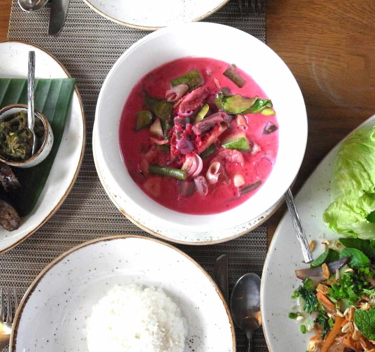 vol.14 ラオス
「ピンクのカレーは本当にあった！」