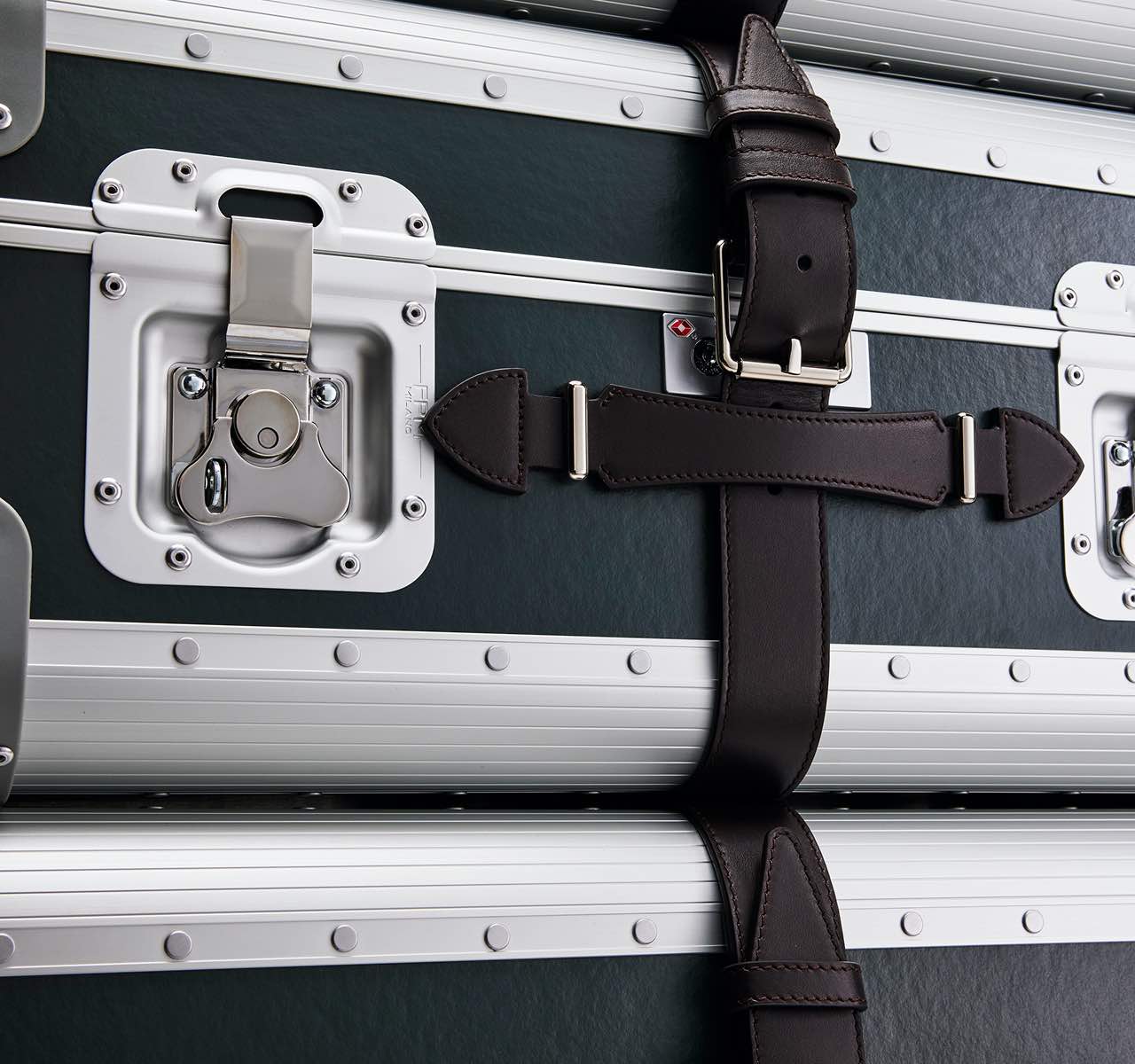 ミラノ生まれのラゲッジブランド
〈FPM Milano〉が
表参道にやってきた！
〈GLOBE-TROTTER〉とのコラボも。
