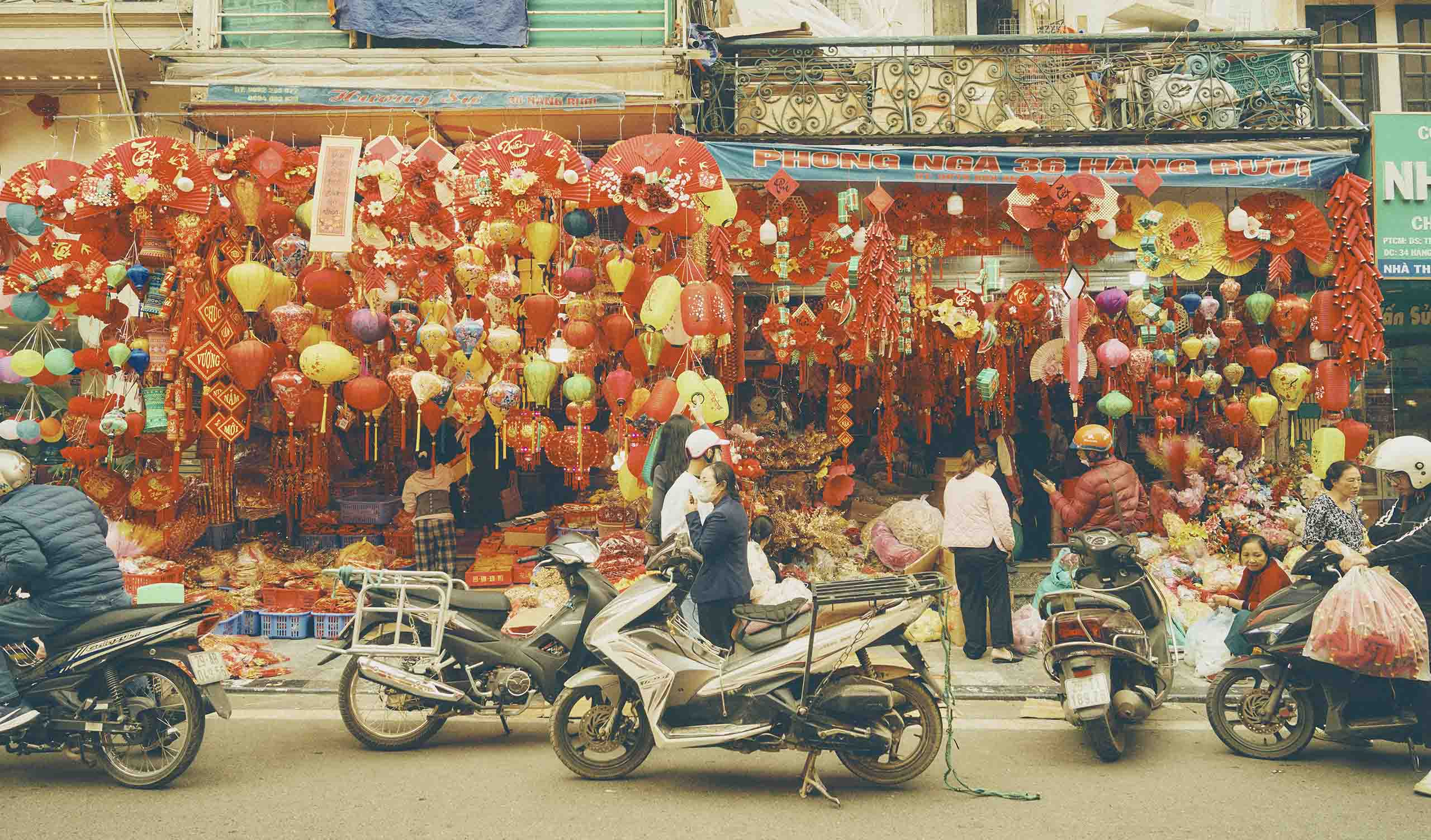 最新号｜TRANSIT71号
何度でも、ベトナム