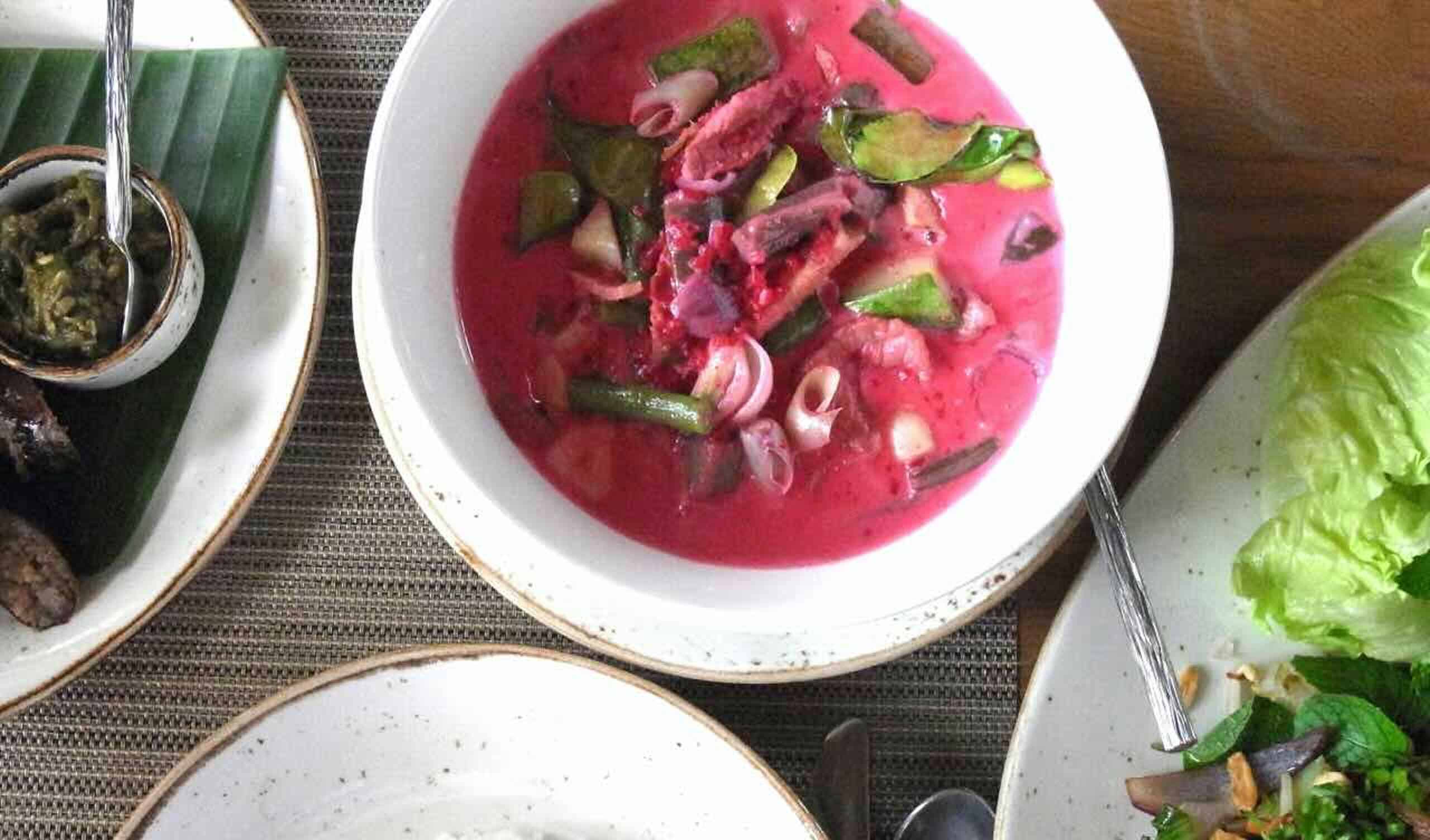 連載｜水野仁輔のカレーの旅、スパイスの謎。
vol.14 ラオス／
「ピンクのカレーは本当にあった！」